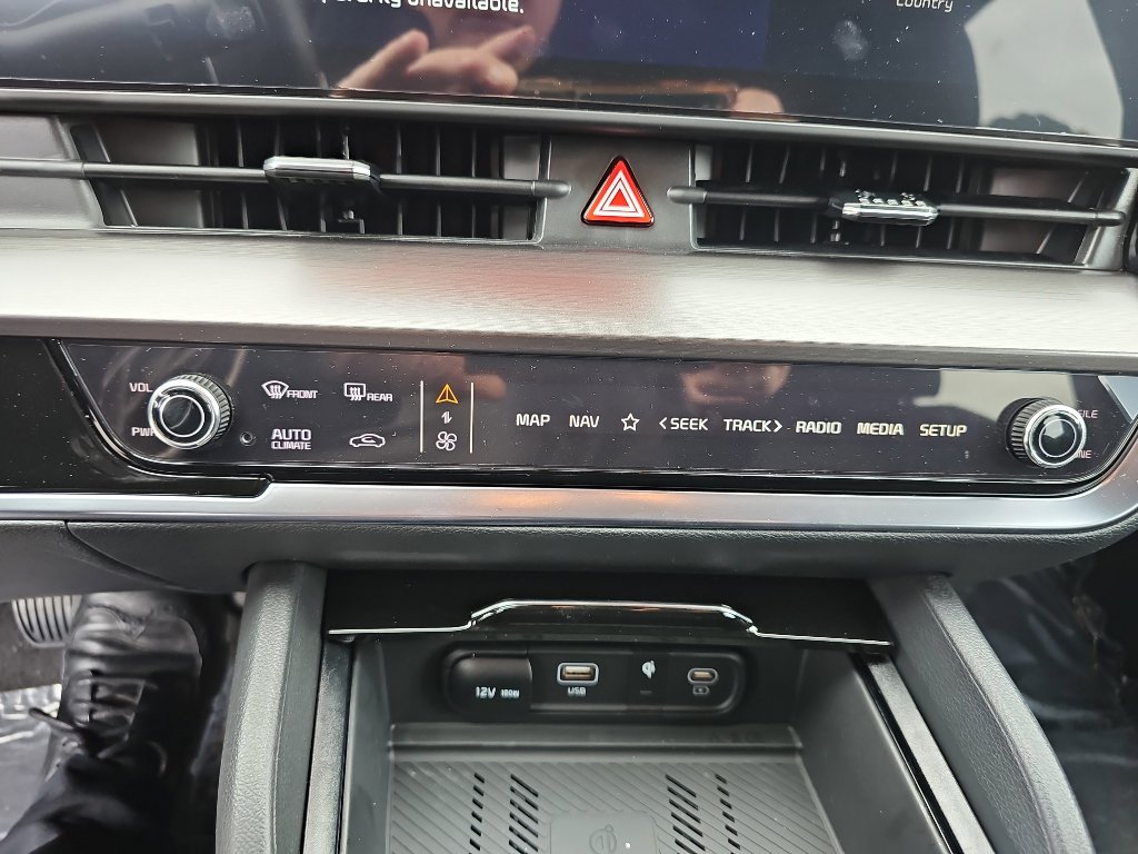 New 2025 Kia Sportage EX image 16