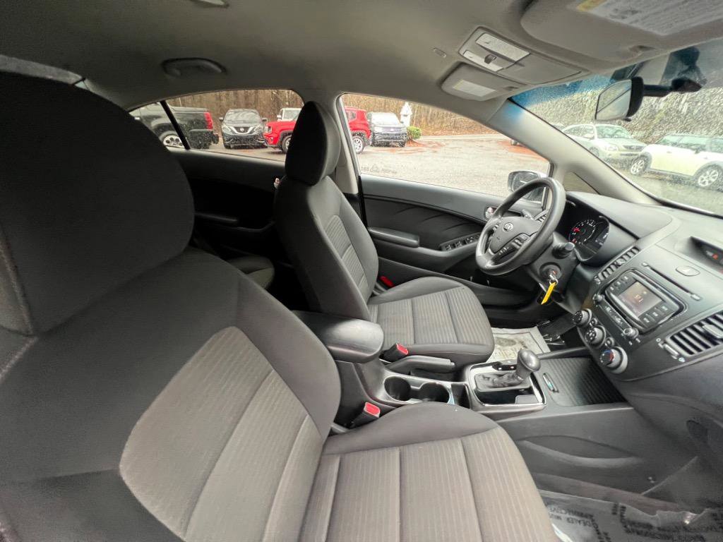 Used 2017 Kia Forte LX w/ LX Popular Package image 19