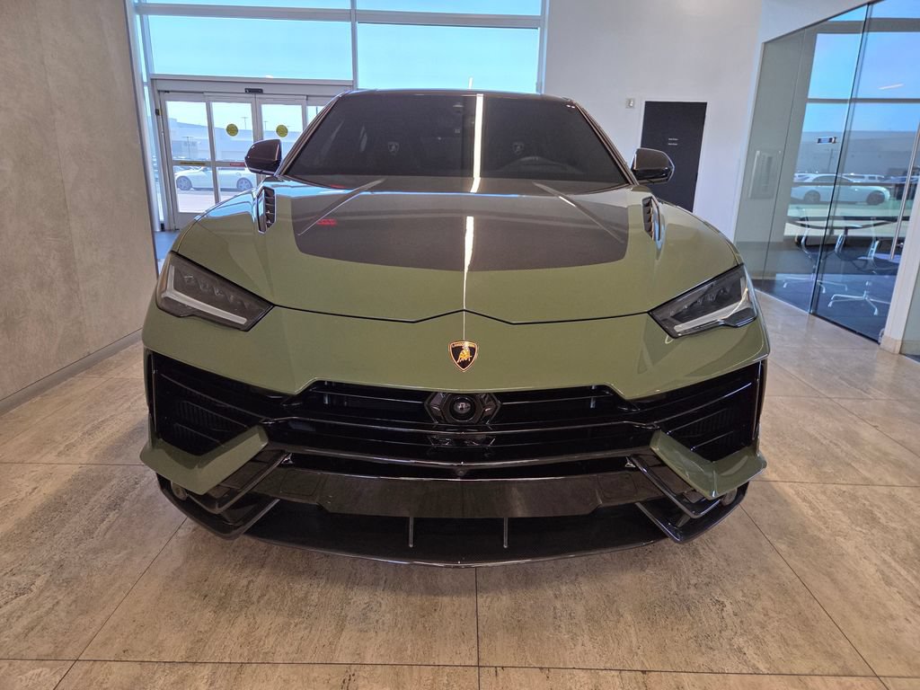 Used 2024 Lamborghini Urus Performante AWD/4WD image 2