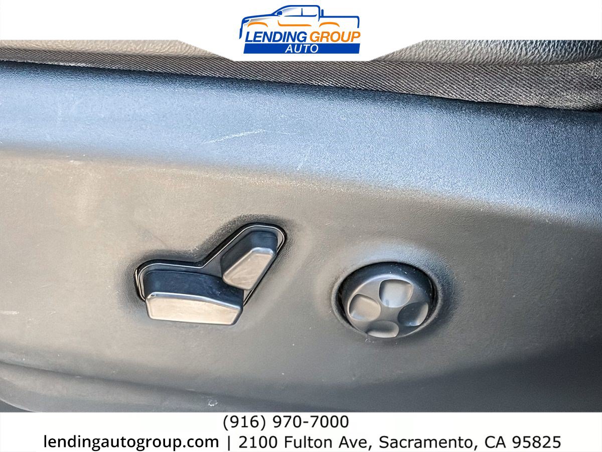 Used 2018 Chrysler Pacifica Touring-L FWD image 21