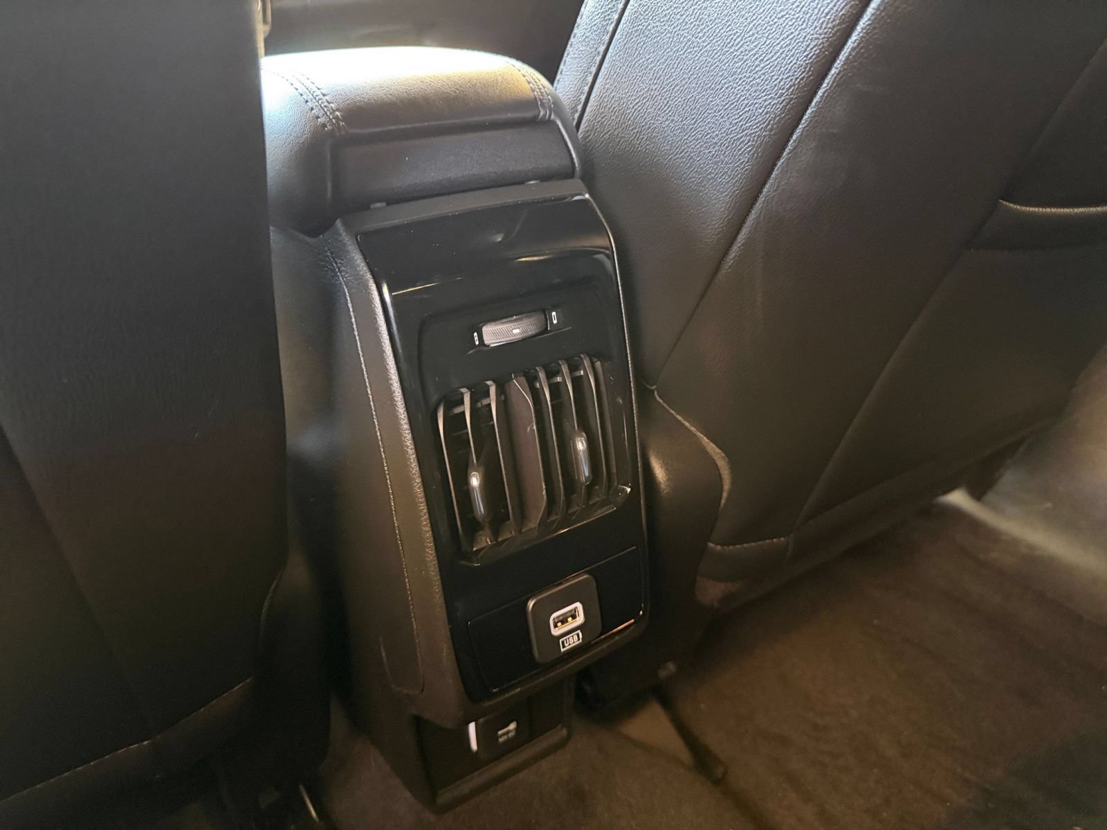 Used 2025 Jeep Compass Limited AWD/4WD image 23
