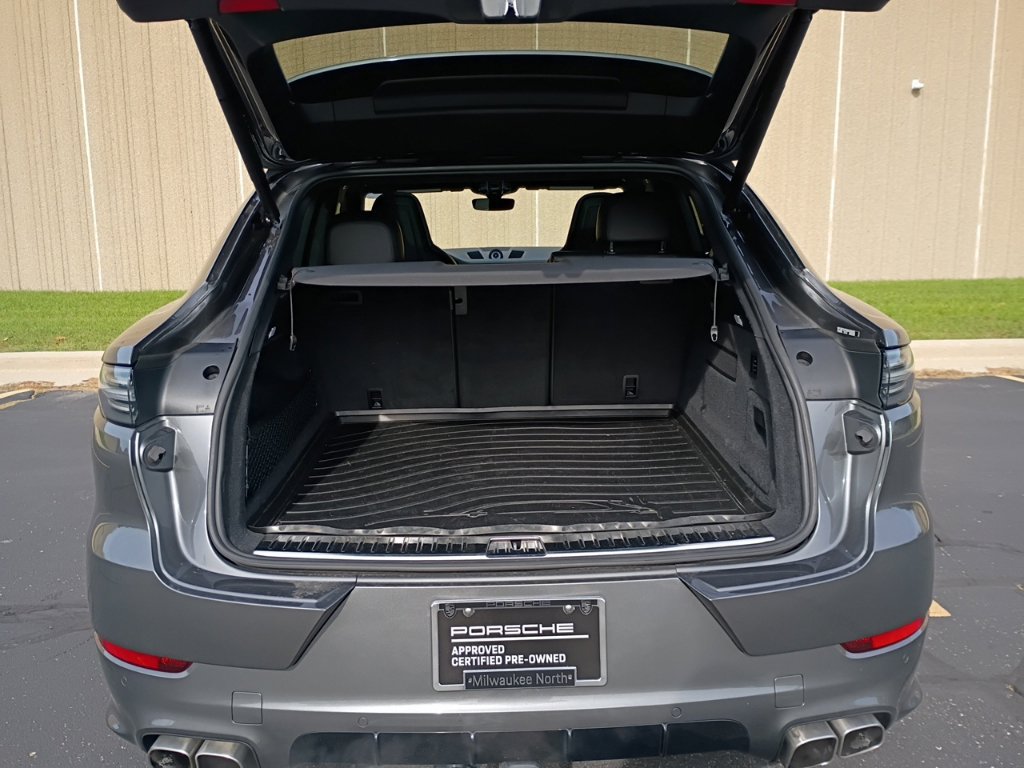 Certified 2022 Porsche Cayenne Turbo AWD/4WD image 13