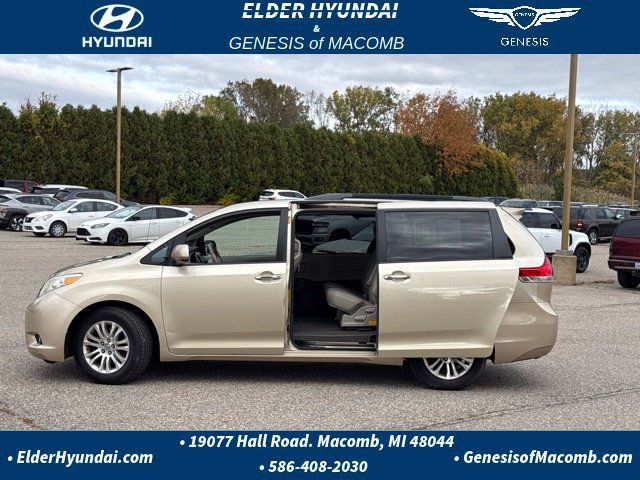 Used 2014 Toyota Sienna XLE FWD image 21