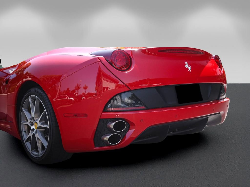 Certified 2013 Ferrari California image 19
