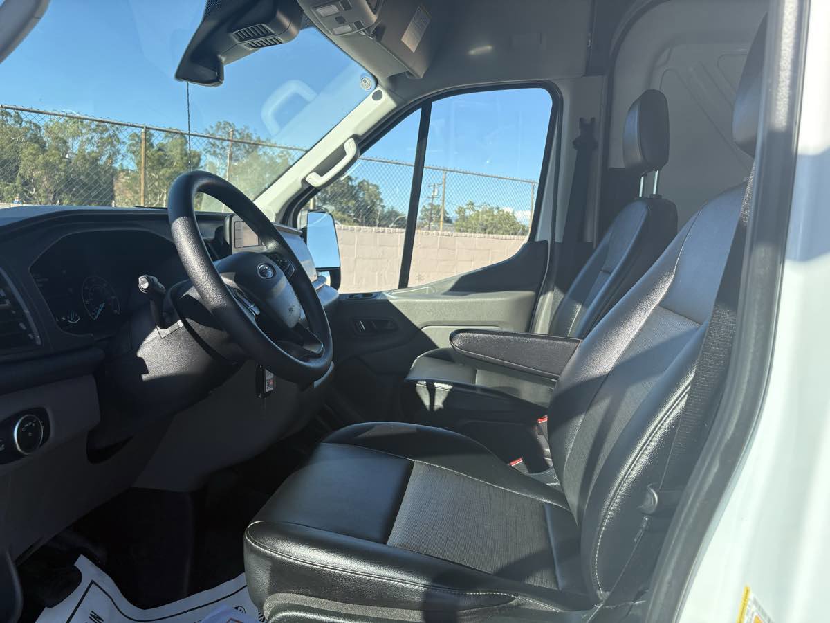 Used 2024 Ford Transit 250 148 Medium Roof Extended AWD image 28