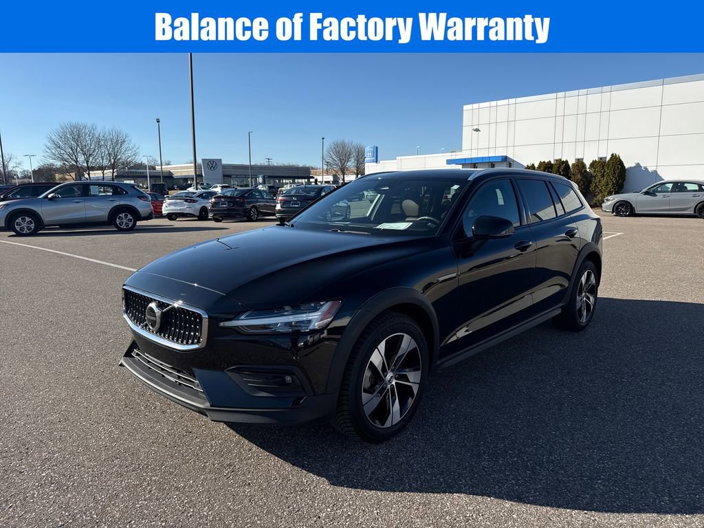 Used 2024 Volvo V60 B5 Cross Country Plus image 4