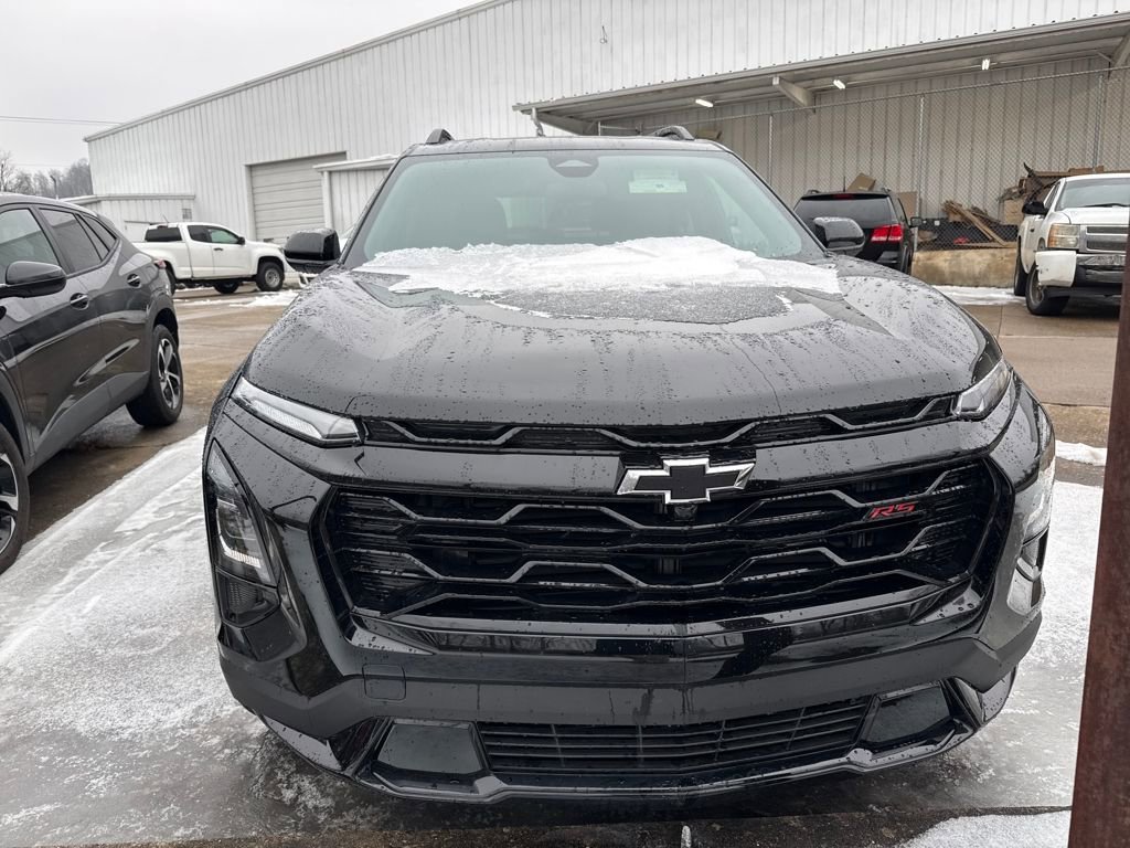 Used 2026 Chevrolet Equinox RS image 2