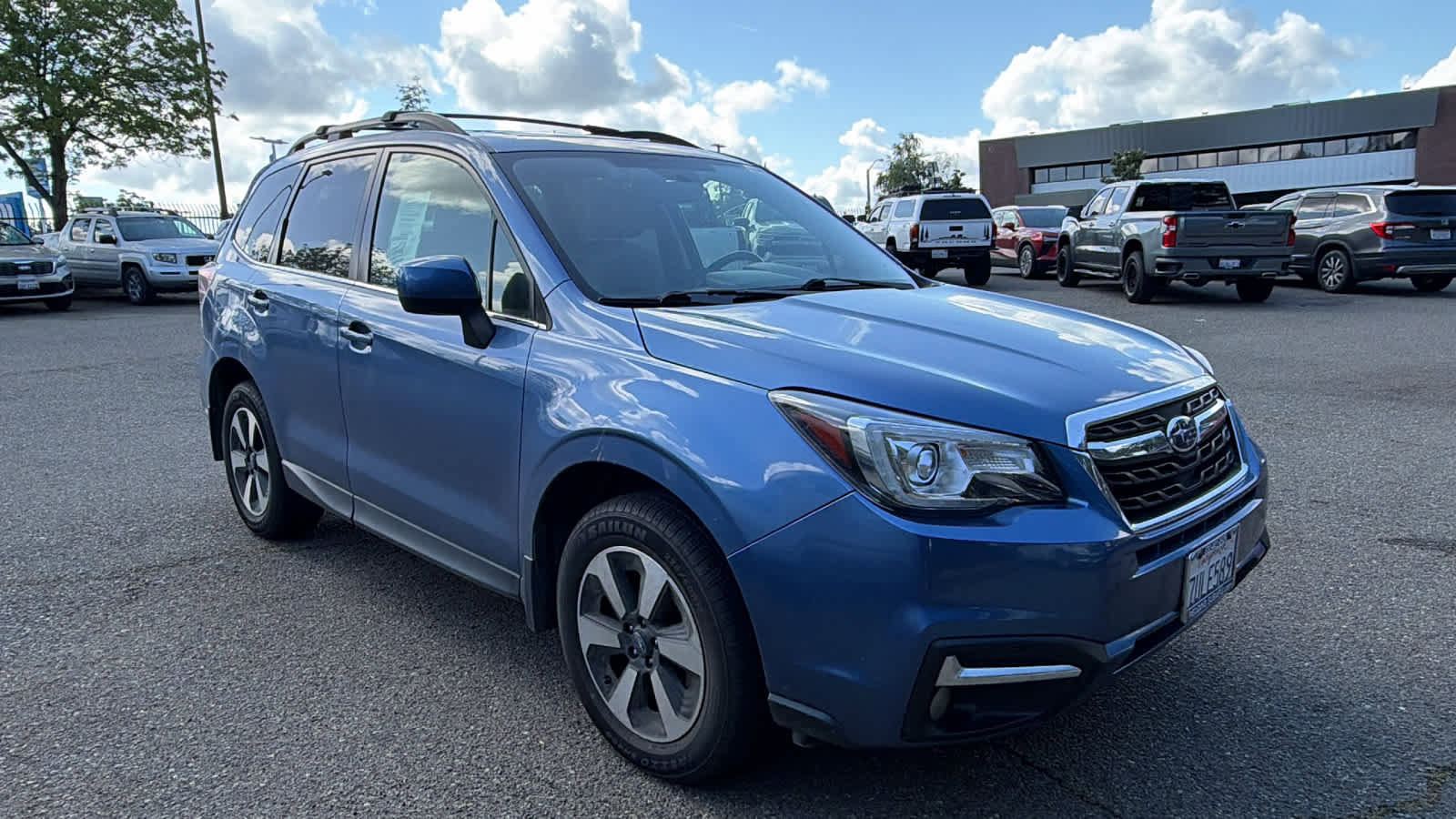 Used 2017 Subaru Forester 2.5i Limited AWD/4WD image 3