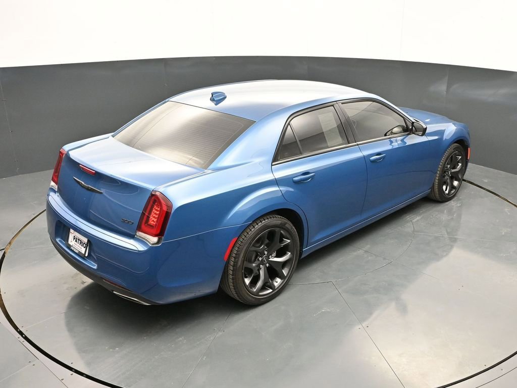 Used 2023 Chrysler 300 Touring w/ Sport Appearance Package image 30