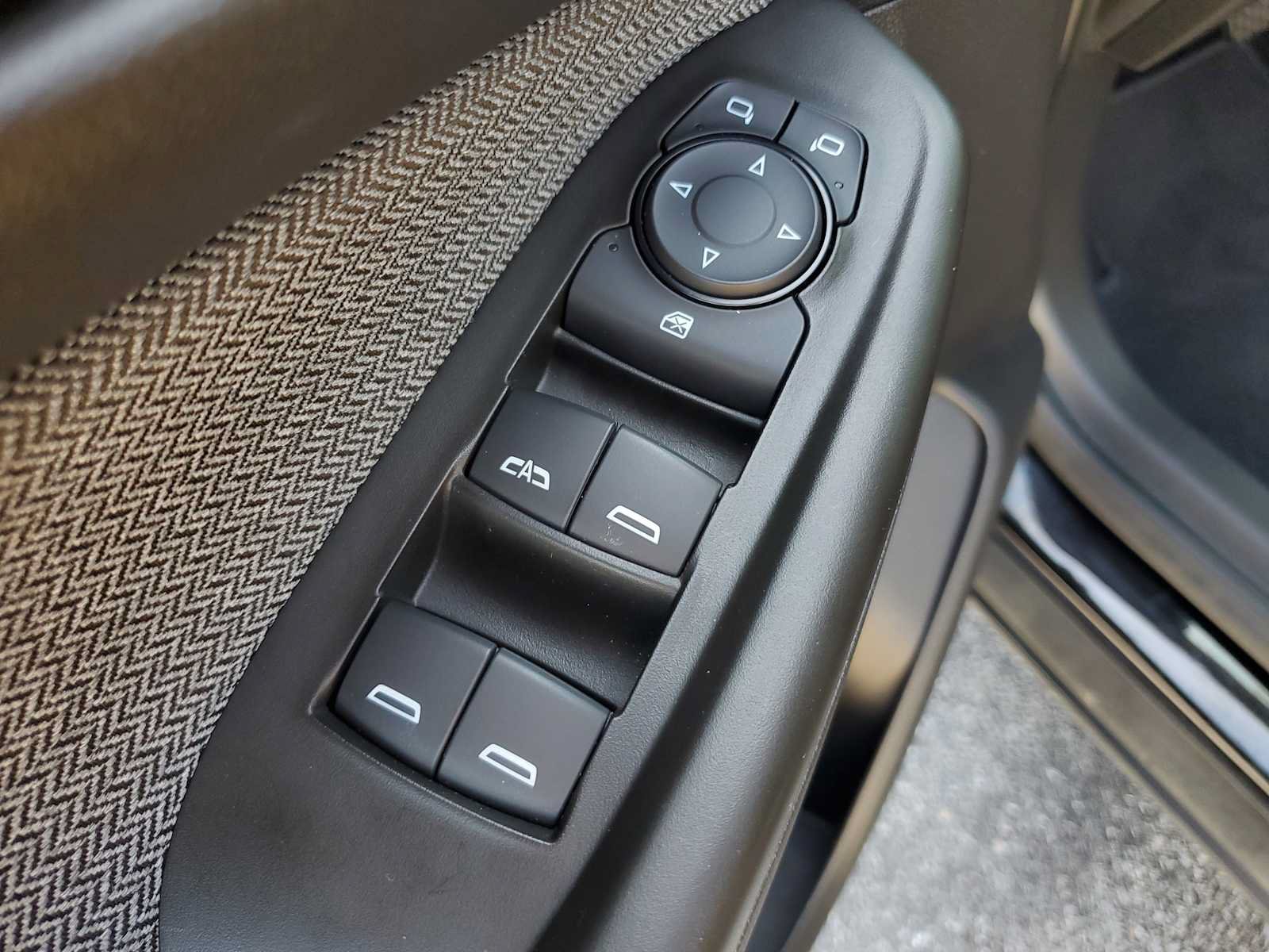 Used 2025 Chevrolet TrailBlazer LT FWD image 17
