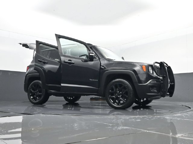 Used 2016 Jeep Renegade Latitude AWD/4WD image 30