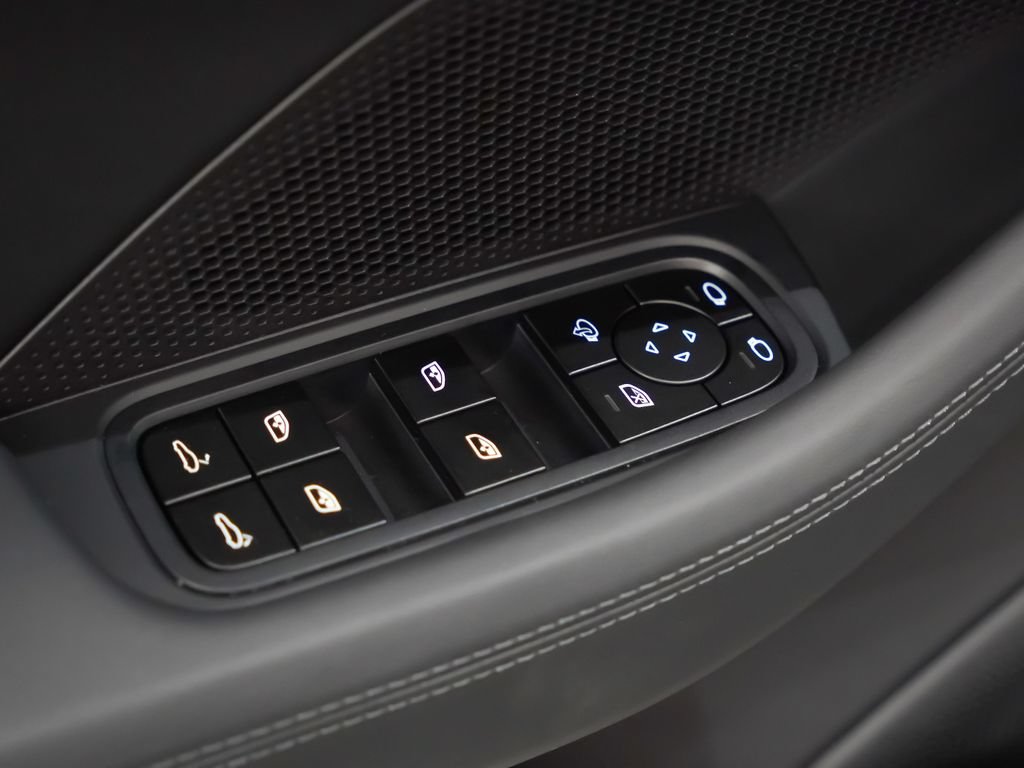 Certified 2025 Porsche Panamera 4 AWD/4WD image 23