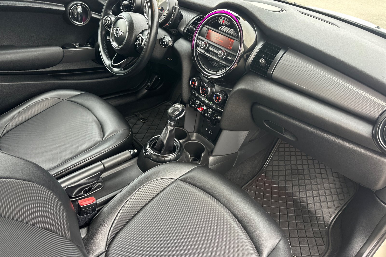 Used 2016 MINI Cooper 2-Door Hardtop FWD image 17