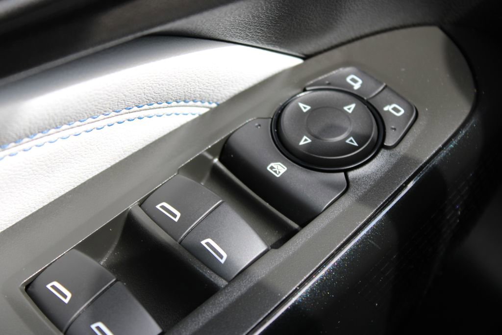 Used 2025 Chevrolet Trax LT image 38