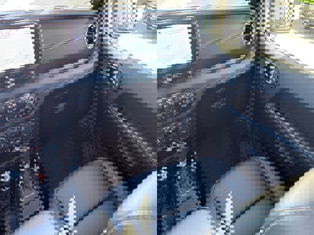 Used 2024 Jeep Wrangler Unlimited Sahara image 31