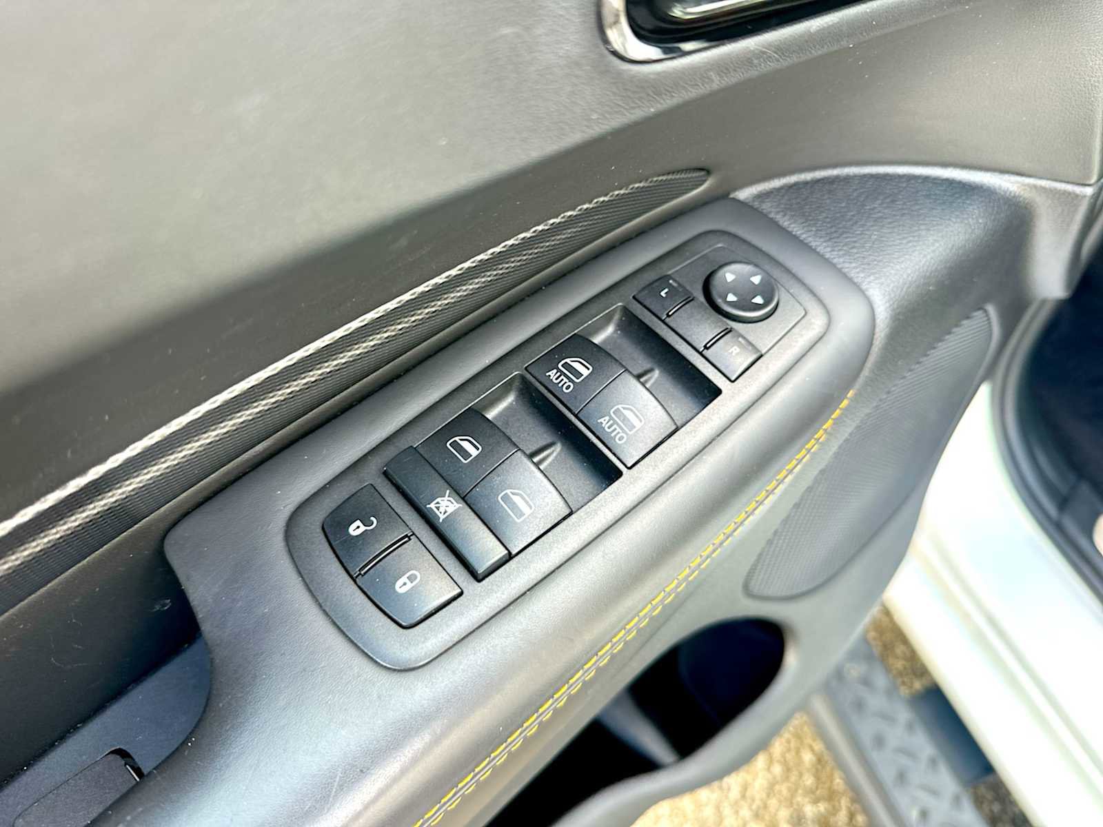 Used 2022 Dodge Durango R/T w/ Quick Order Package 22F image 15