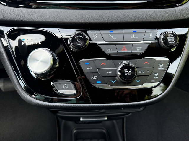 New 2026 Chrysler Voyager LX image 28