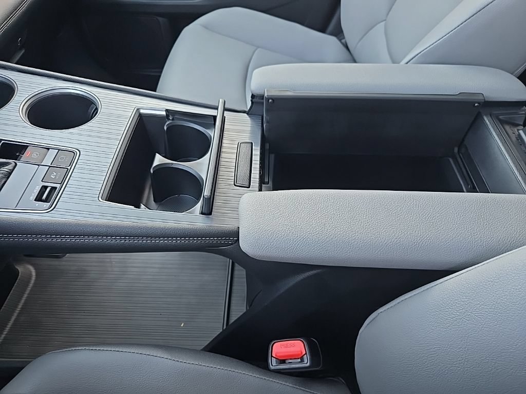 New 2026 Toyota Sienna XLE AWD/4WD image 24