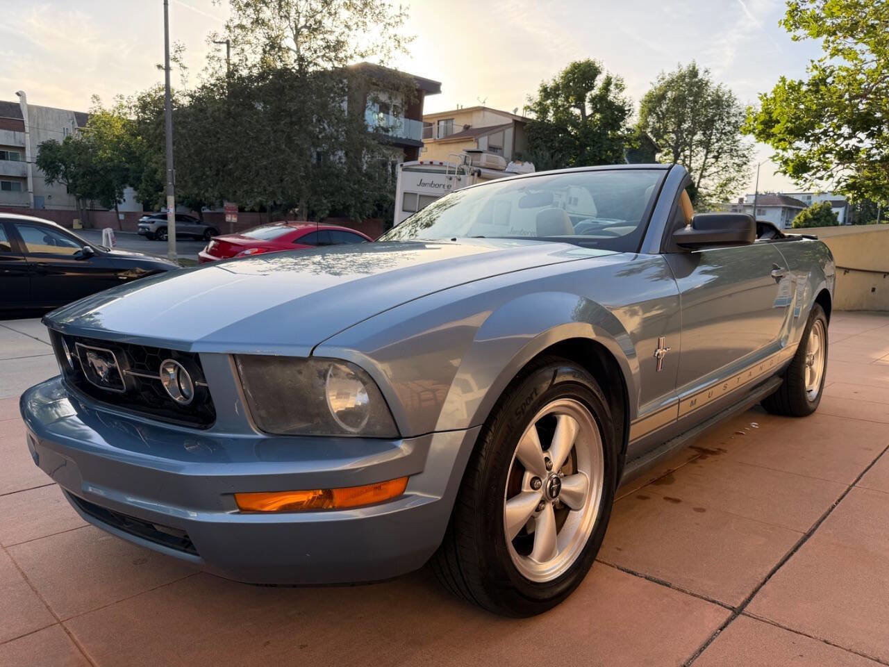 Used 2007 Ford Mustang Premium RWD image 2