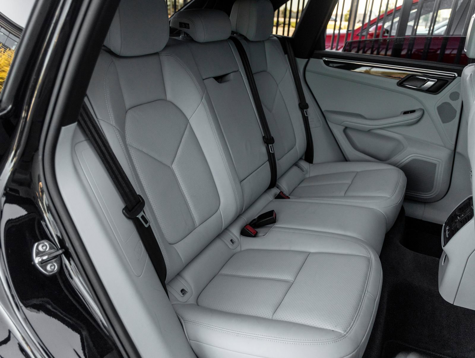 Certified 2023 Porsche Macan image 41