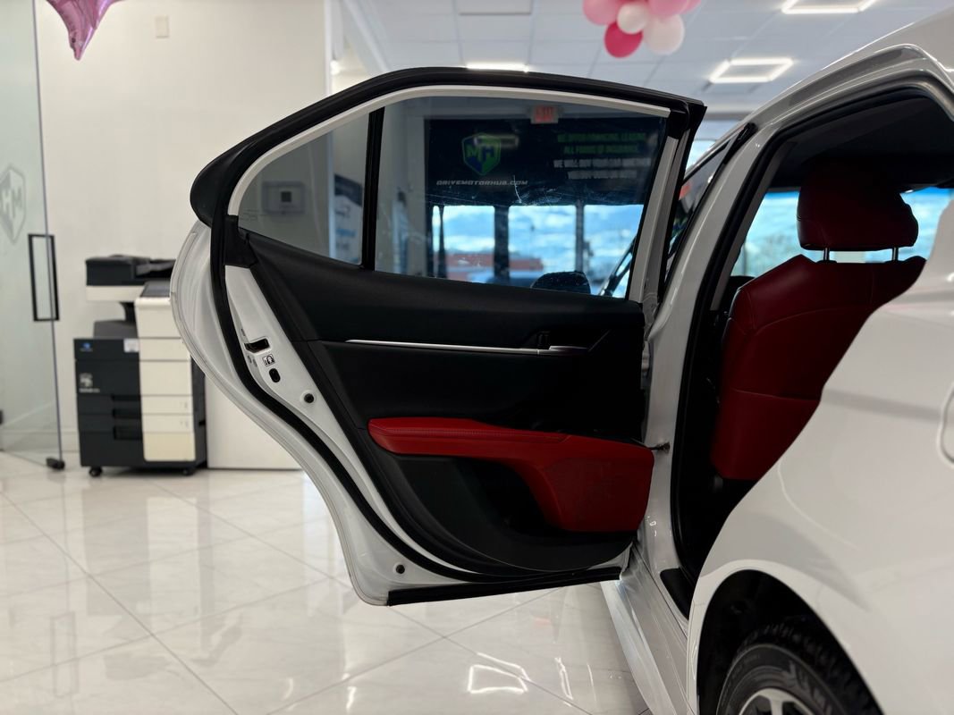 Used 2019 Toyota Camry XSE image 34