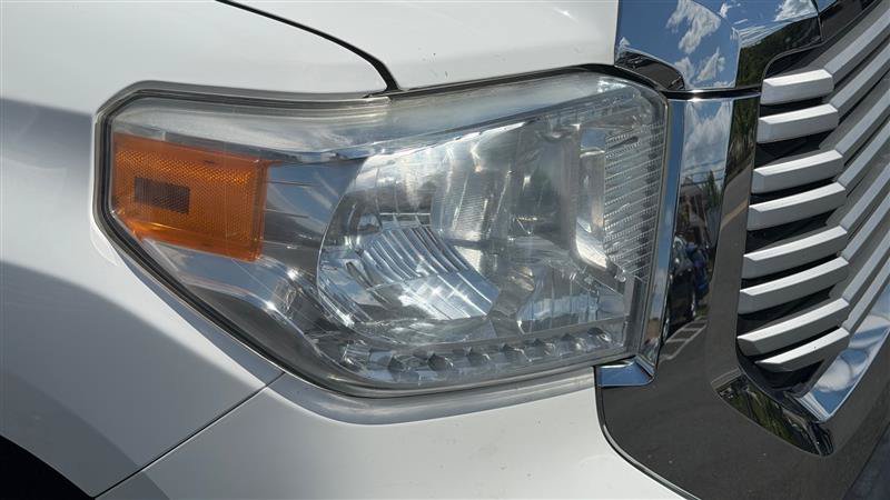 Used 2015 Toyota Tundra Limited w/ Limited Premium Package AWD/4WD image 11