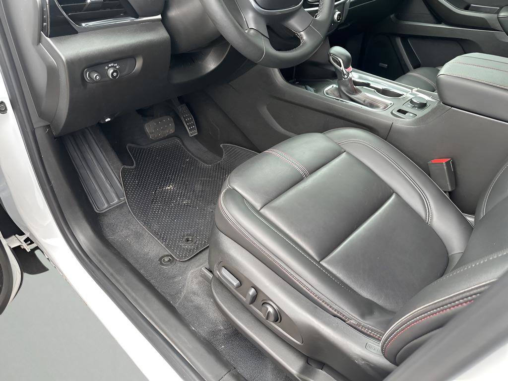 Used 2023 Chevrolet Traverse RS image 25
