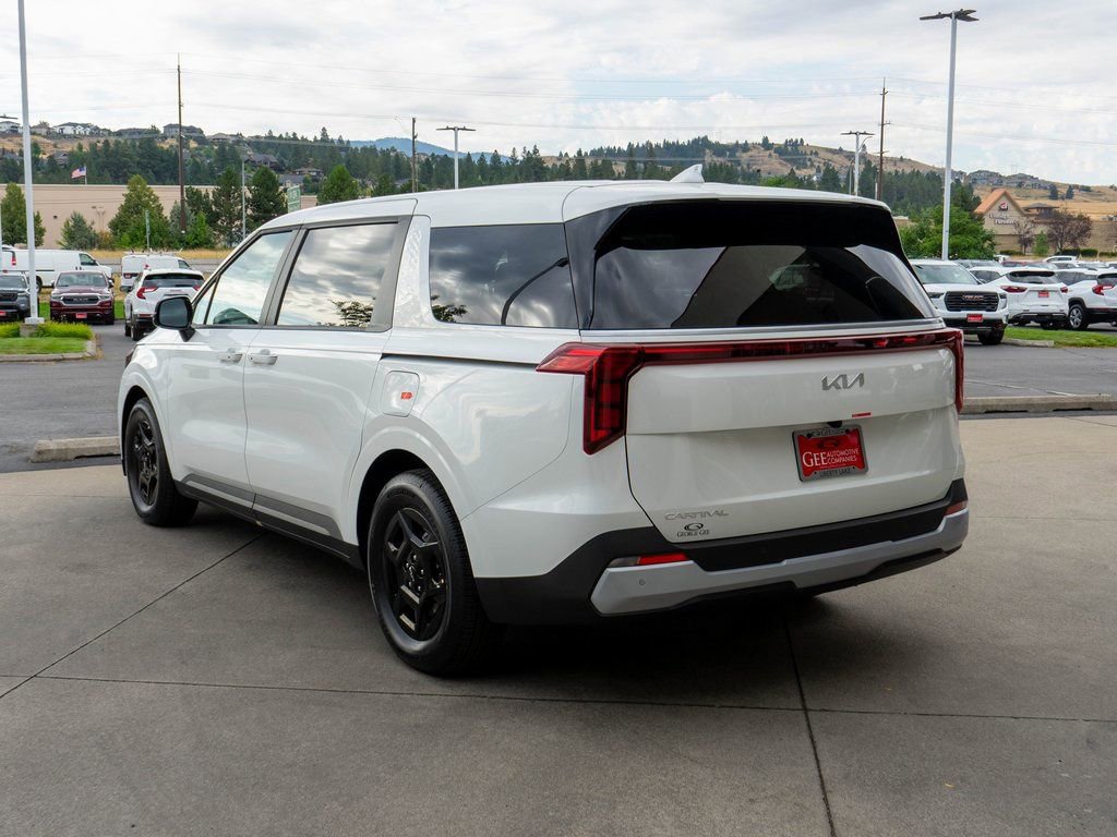 New 2026 Kia Carnival LX image 5