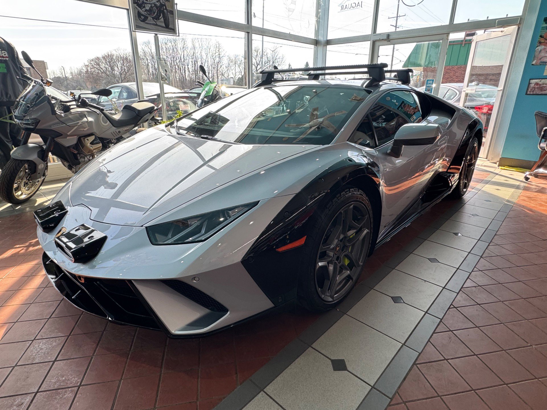 Used 2024 Lamborghini Huracan Sterrato image 3