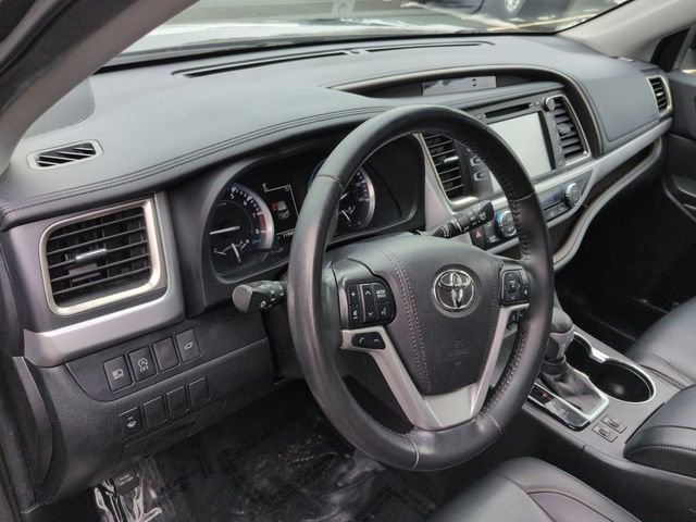 Used 2019 Toyota Highlander XLE image 10