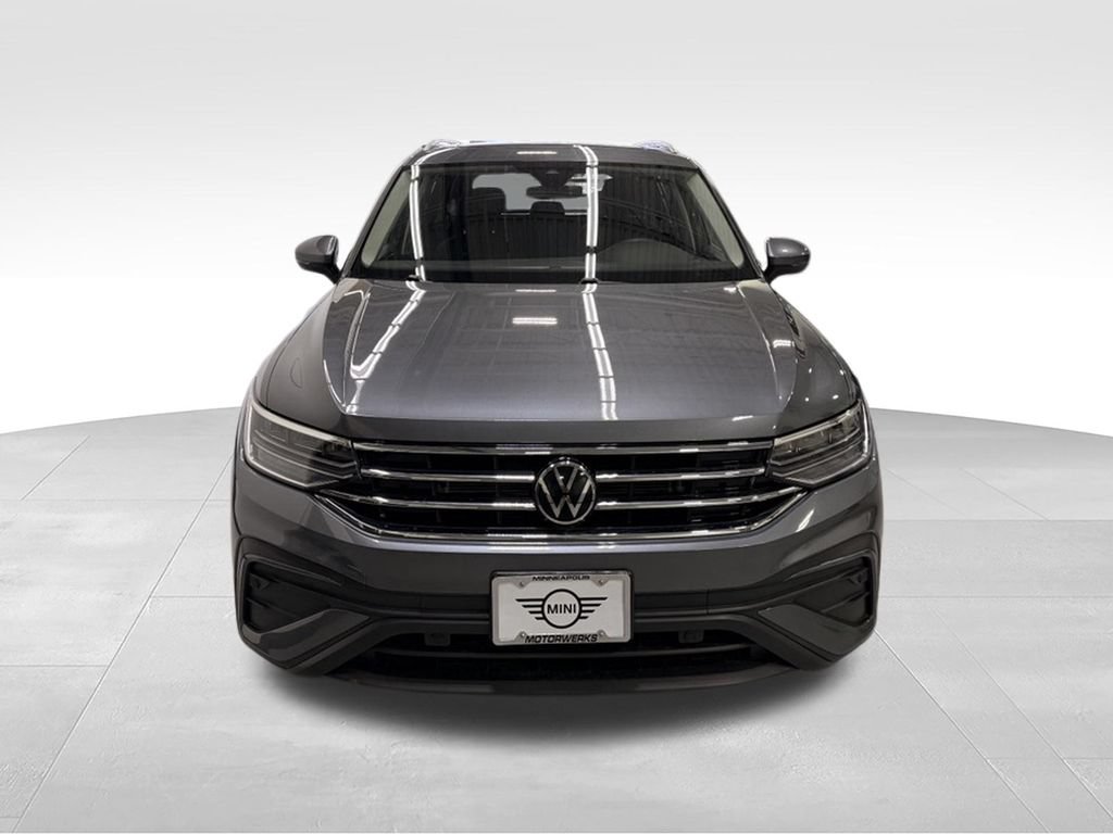 Used 2023 Volkswagen Tiguan SE w/ Panoramic Sunroof Package AWD/4WD image 8