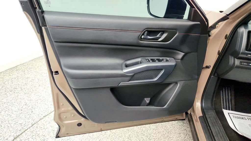 Used 2024 Nissan Pathfinder Rock Creek AWD/4WD image 10