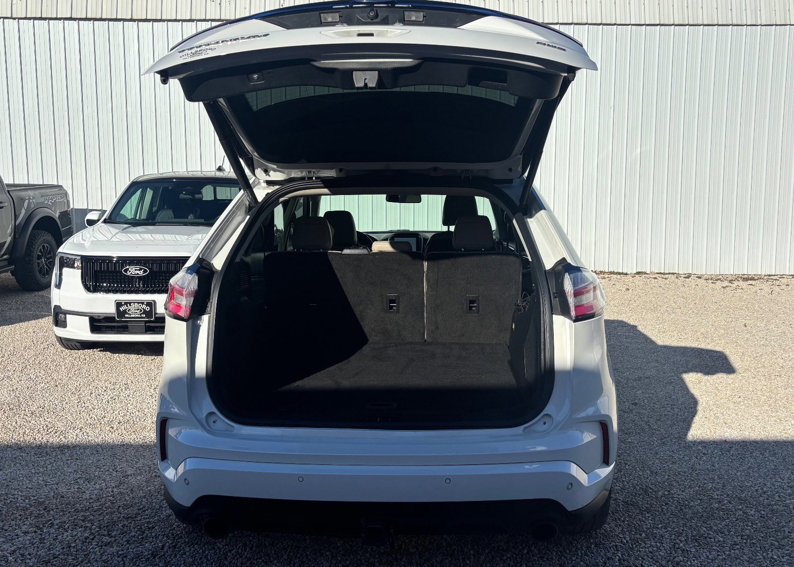 Certified 2022 Ford Edge Titanium w/ Equipment Group 301A image 4