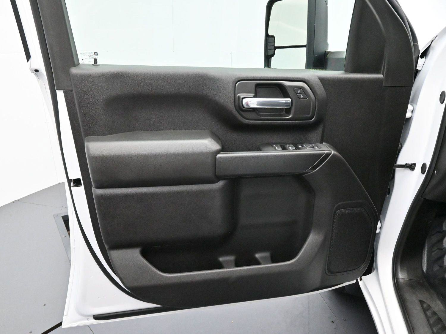 Used 2025 Chevrolet Silverado 2500 W/T w/ WT Convenience Package image 9