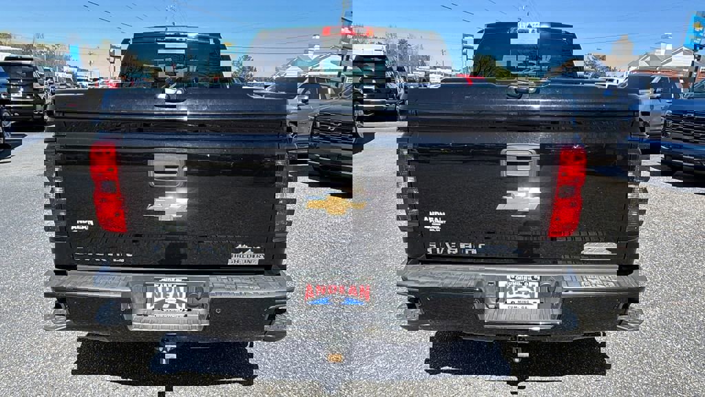 Used 2015 Chevrolet Silverado 1500 High Country w/ High Country Premium Package image 6