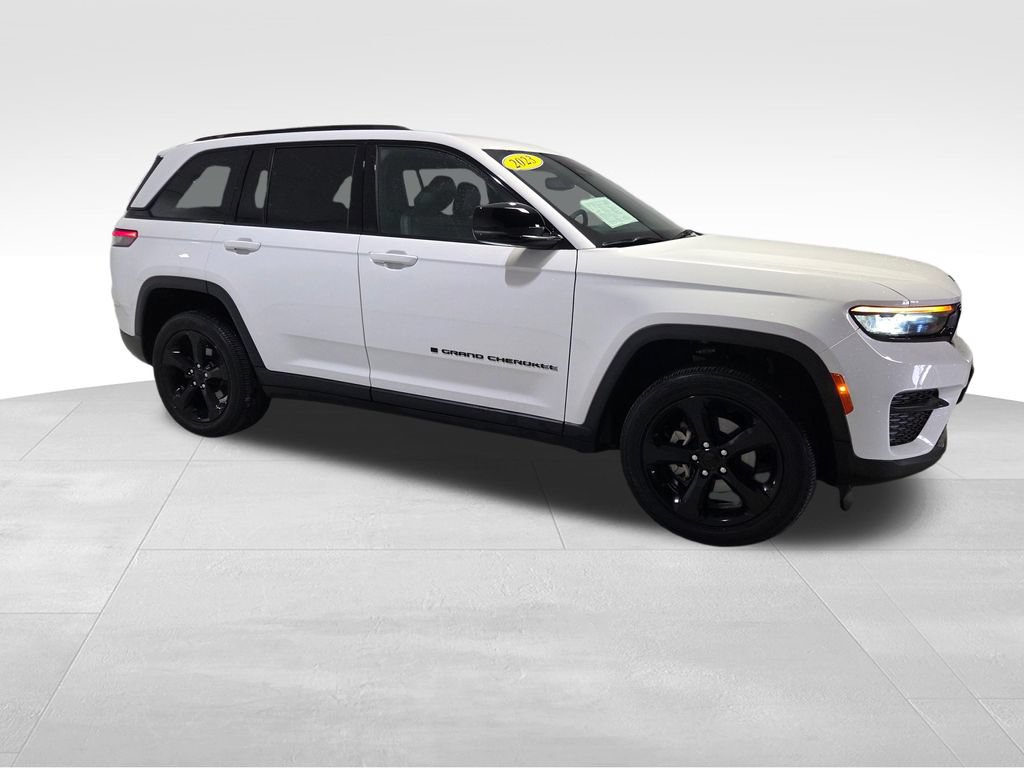 Certified 2023 Jeep Grand Cherokee Altitude AWD/4WD image 27