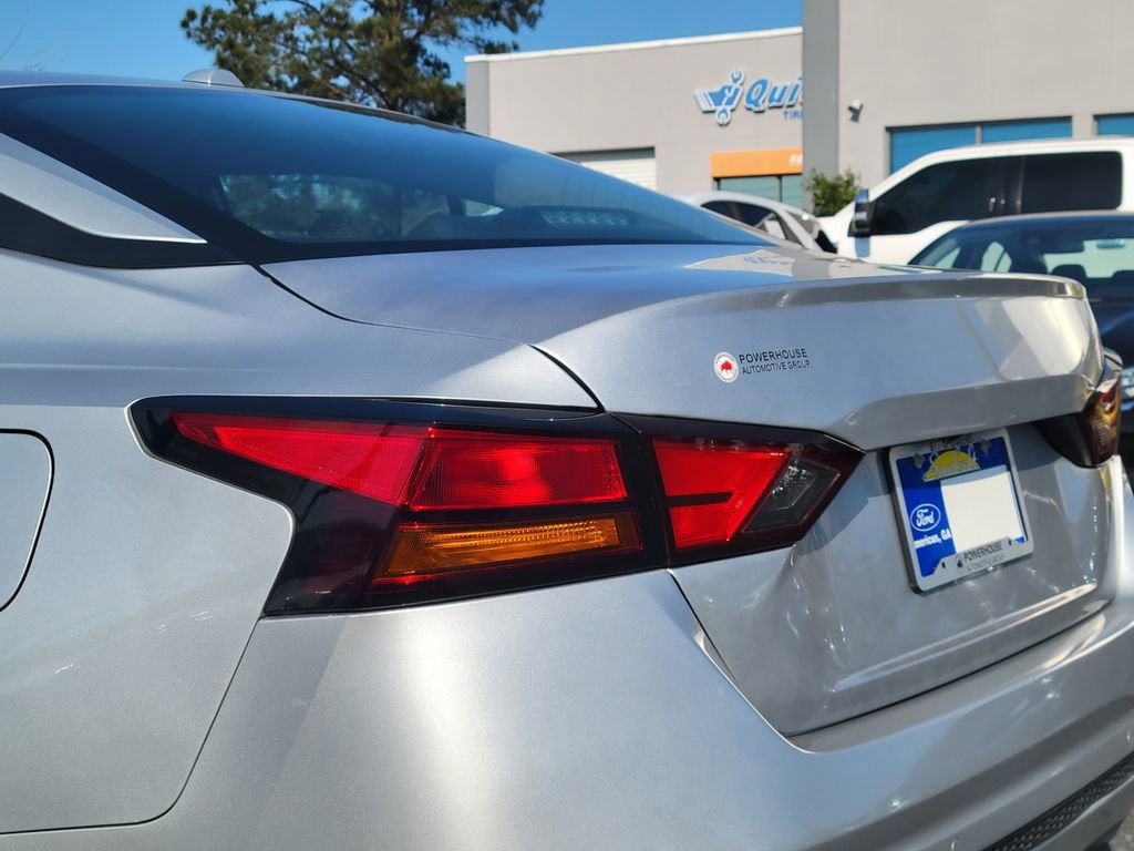 Used 2024 Nissan Altima 2.5 SV image 11