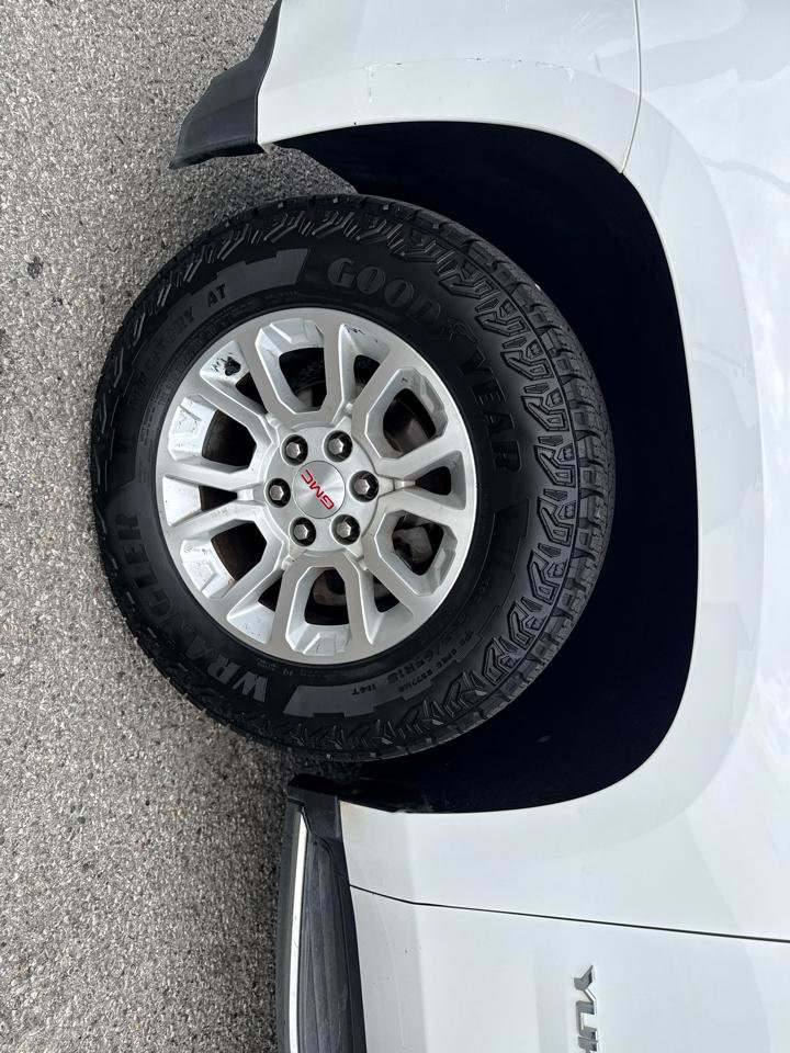 Used 2017 GMC Yukon XL SLT image 31