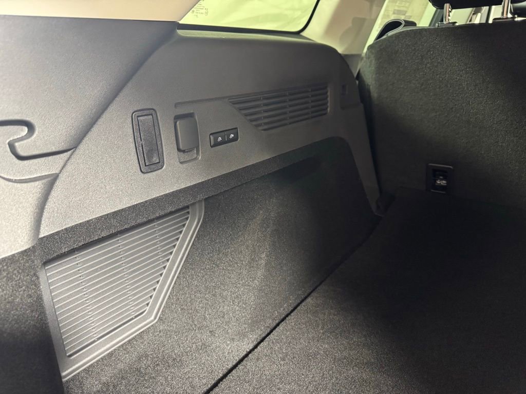 New 2026 Lincoln Nautilus Premier w/ Equipment Group 102A AWD/4WD image 63