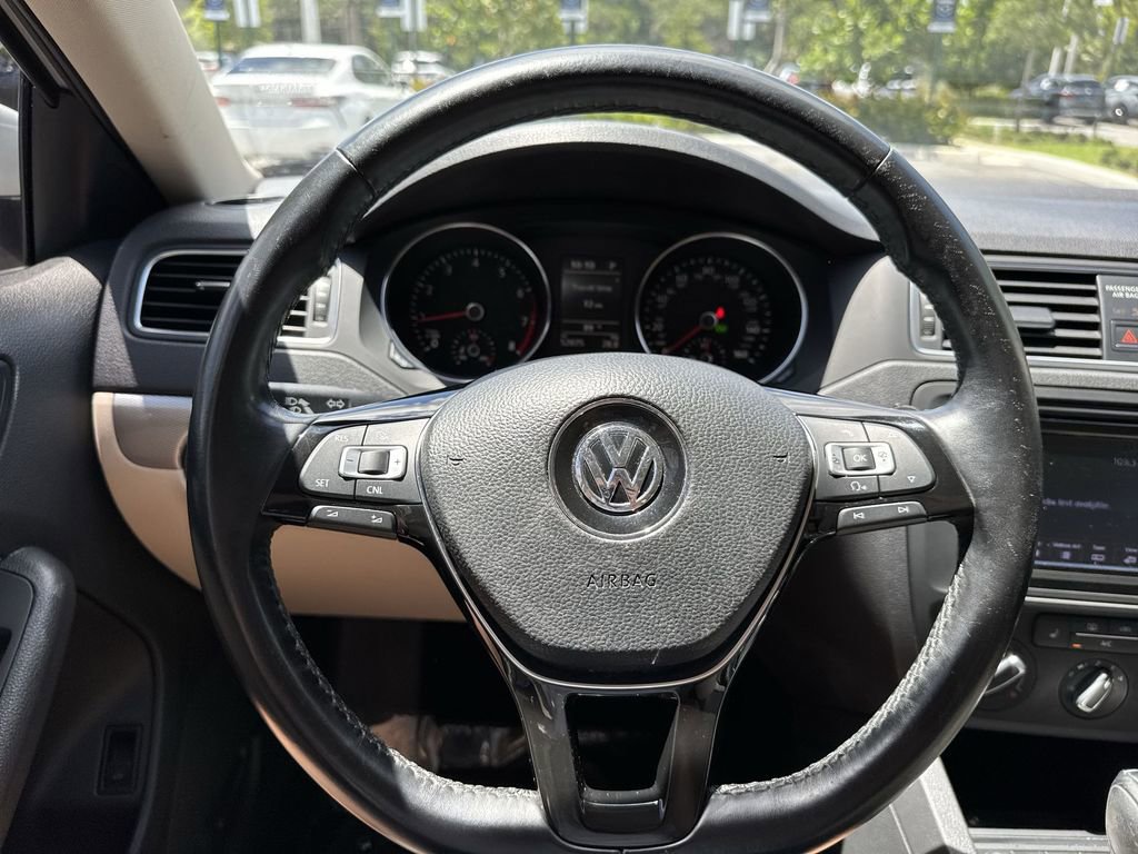 Used 2017 Volkswagen Jetta SE FWD image 48