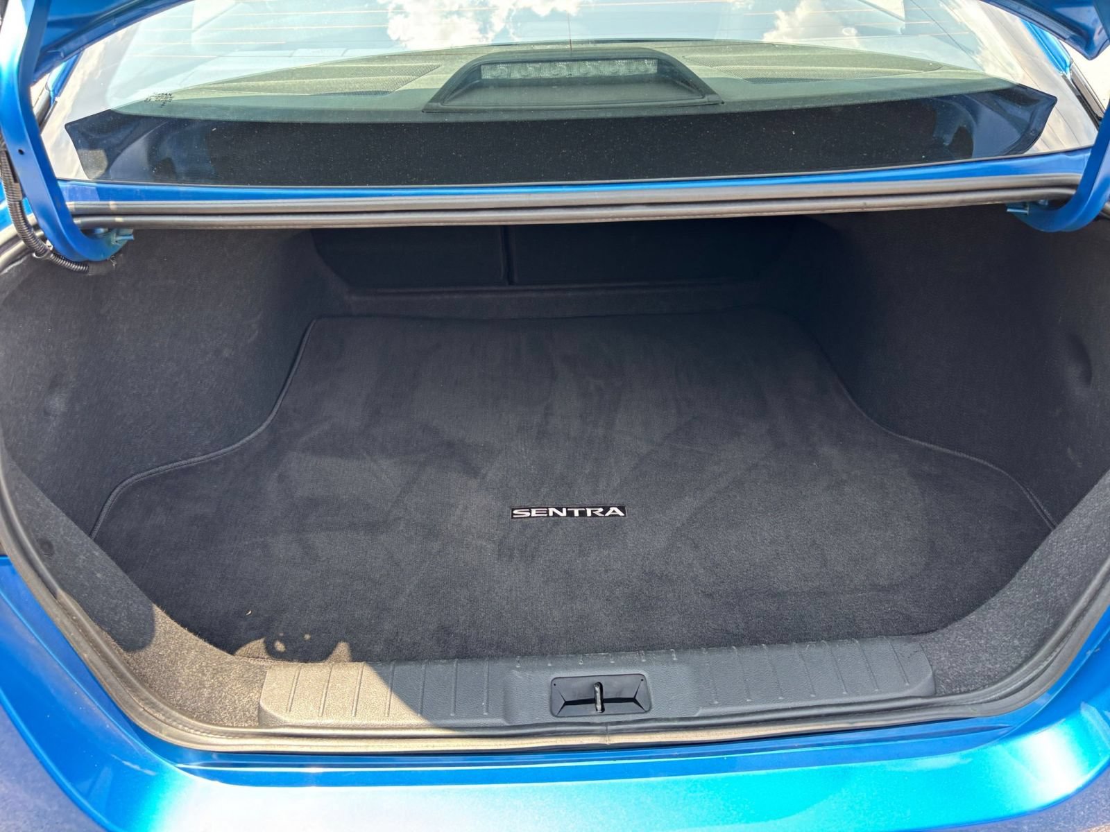 Used 2025 Nissan Sentra SV FWD image 26