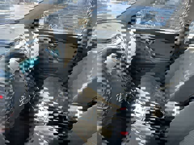 Used 2013 Hyundai Elantra GLS w/ Preferred Pkg image 4