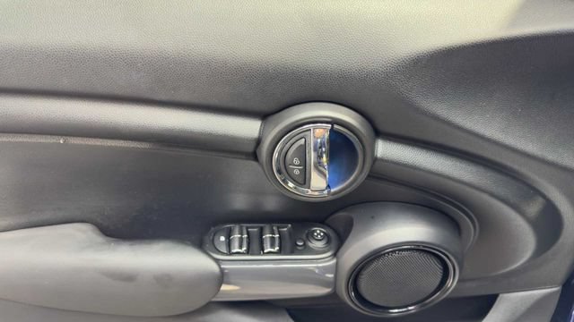 Used 2015 MINI Cooper 4-Door Hardtop FWD image 19