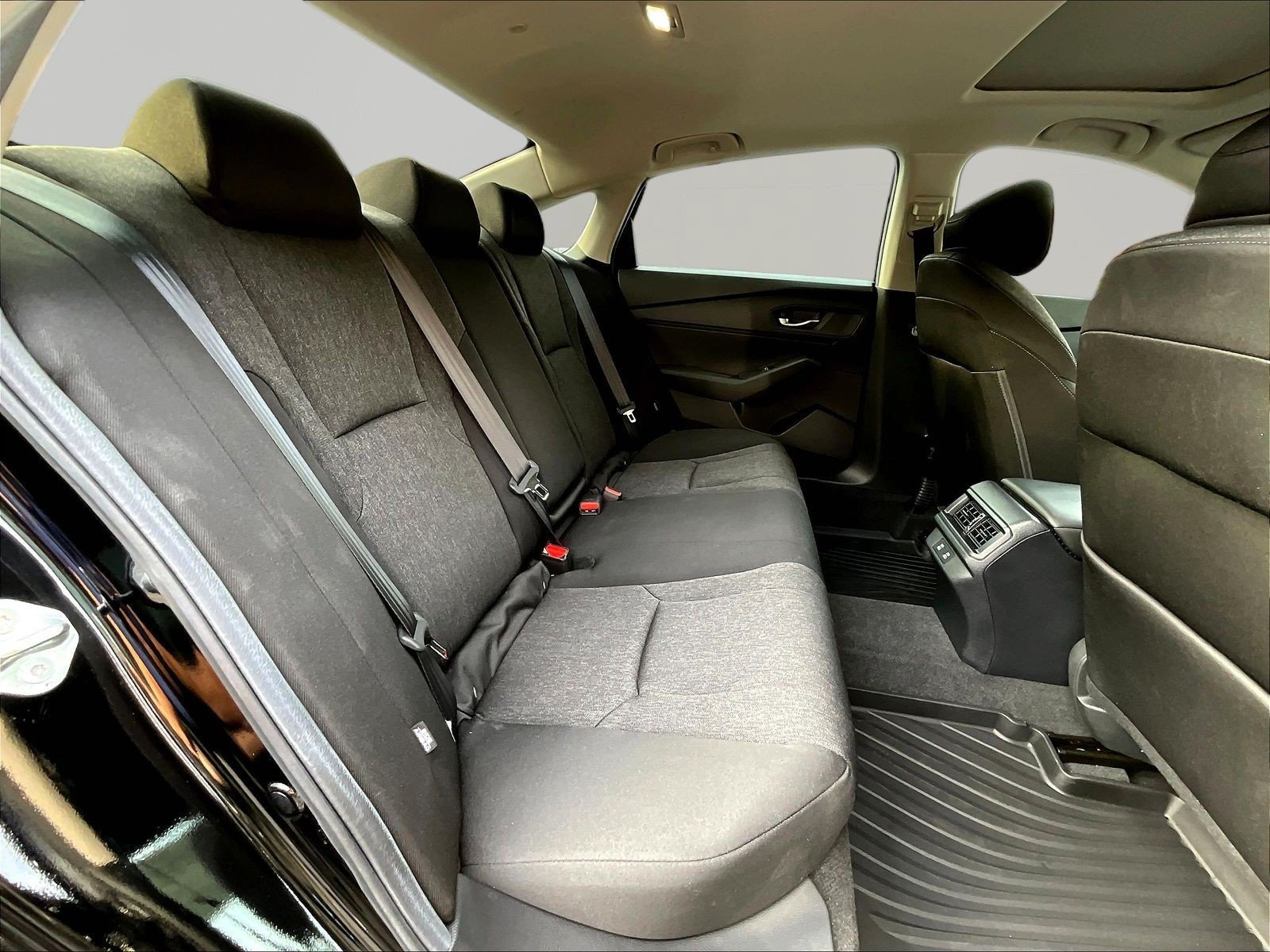 Used 2025 Honda Accord SE image 25