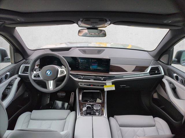 Used 2026 BMW X5 xDrive50e w/ M Sport Package AWD/4WD image 15