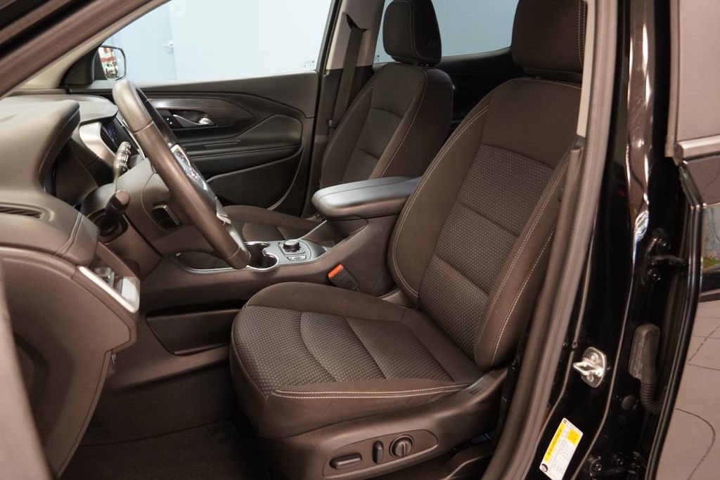 Used 2024 GMC Terrain SLE w/ Driver Convenience Package FWD image 3