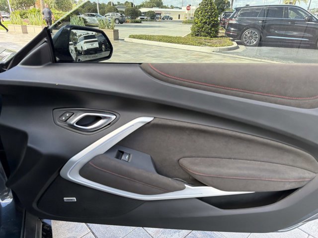 Used 2019 Chevrolet Camaro ZL1 RWD image 15