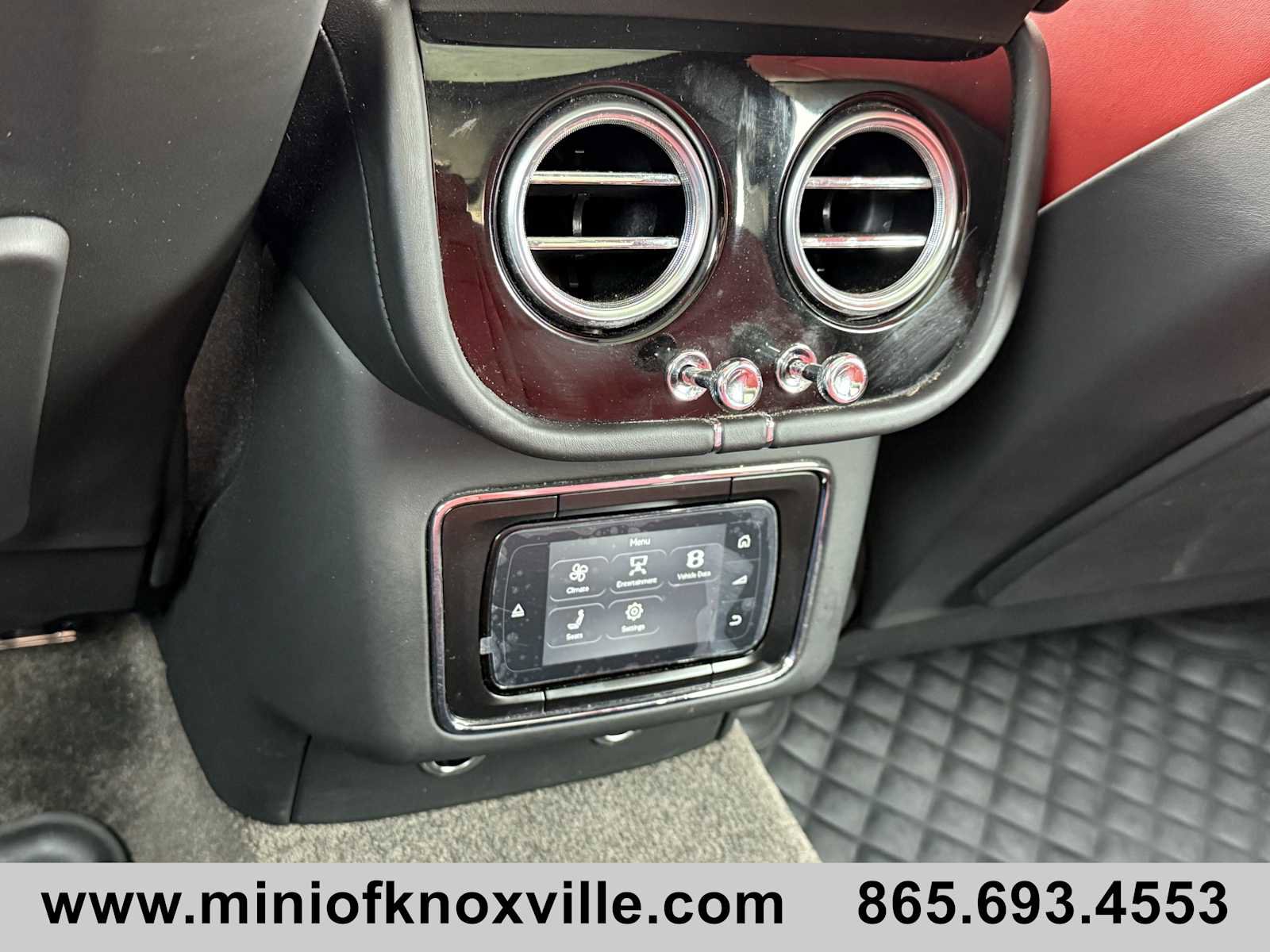 Used 2019 Bentley Bentayga image 32