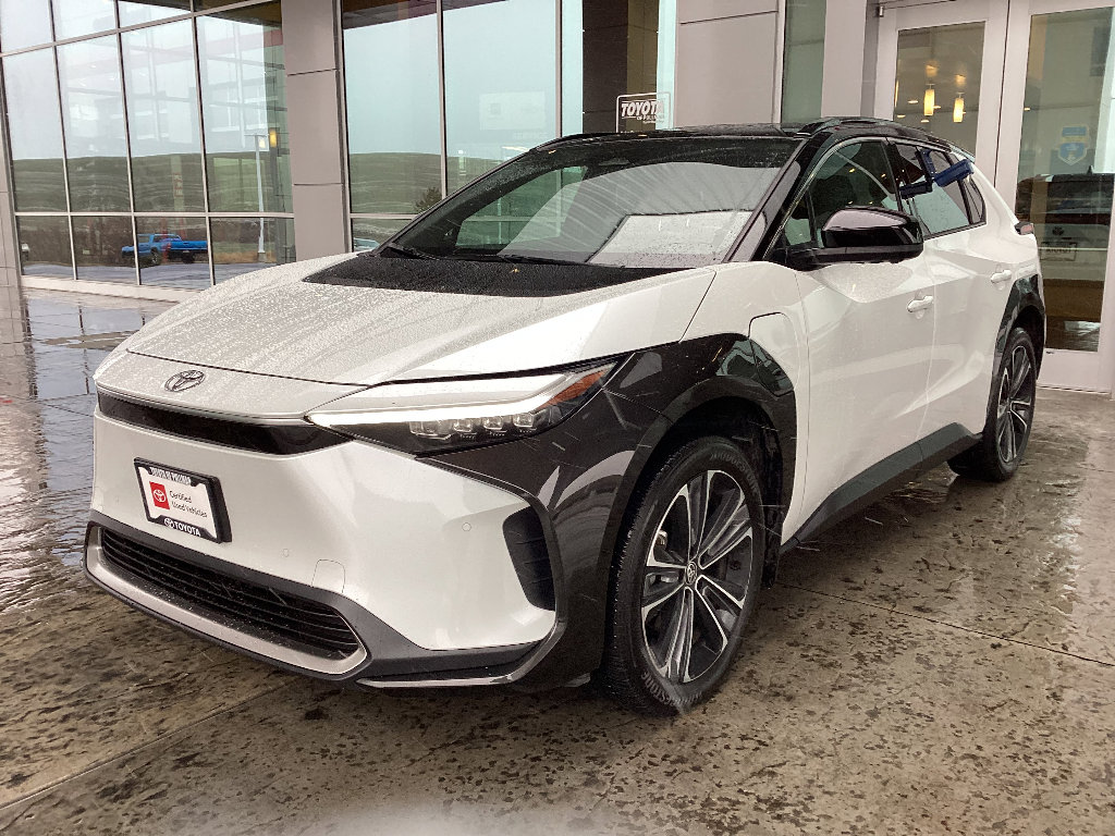 Used 2023 Toyota bZ4X Limited image 4