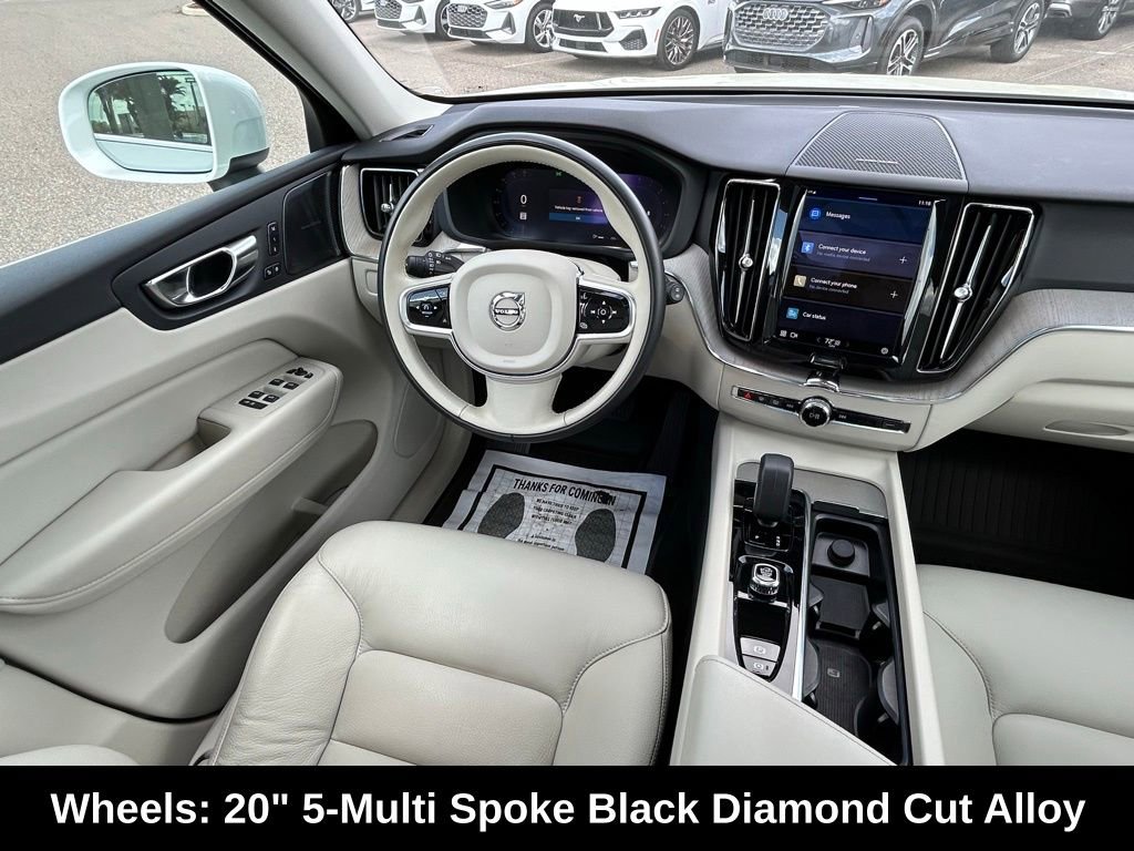 Used 2023 Volvo XC60 B5 Plus image 9